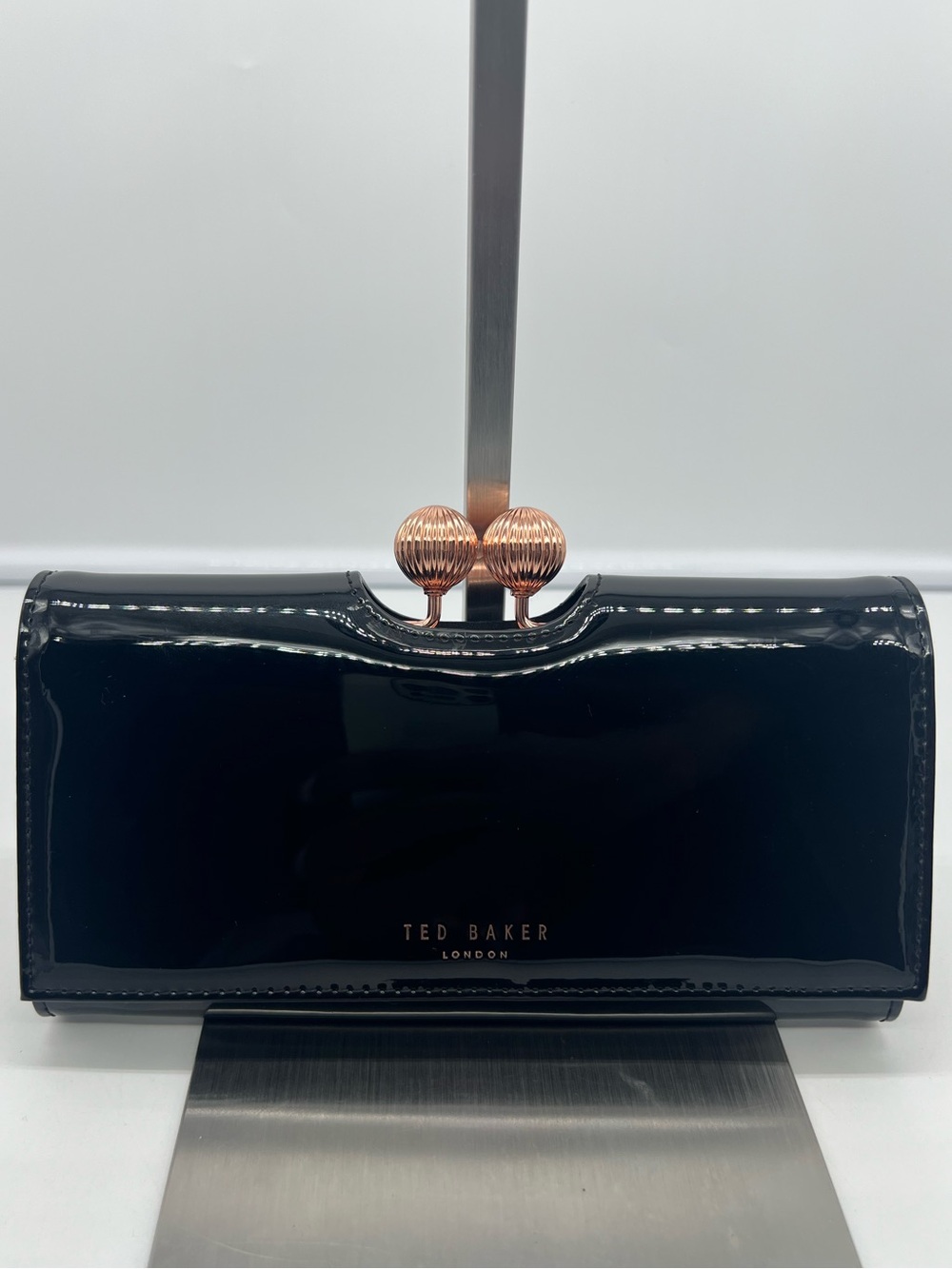 TED BAKER Bobble Matinee Black Patent Leather Rose Gold Kiss Lock Wallet Clutch
